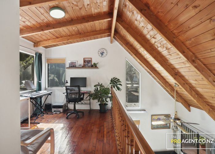  at 84A Woodlands Park Road, Titirangi, Waitakere City, Auckland