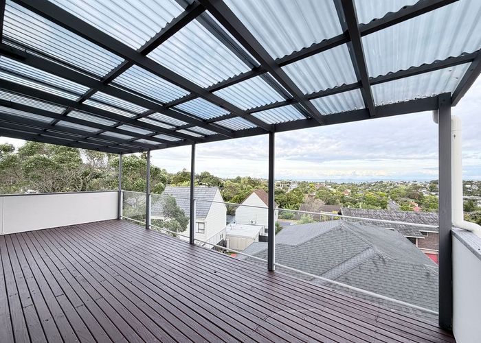  at 152 Weatherly Road, Torbay, North Shore City, Auckland