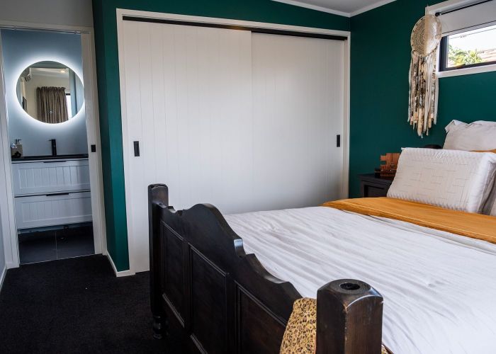  at 90B Gloria Avenue, Te Atatu Peninsula, Waitakere City, Auckland