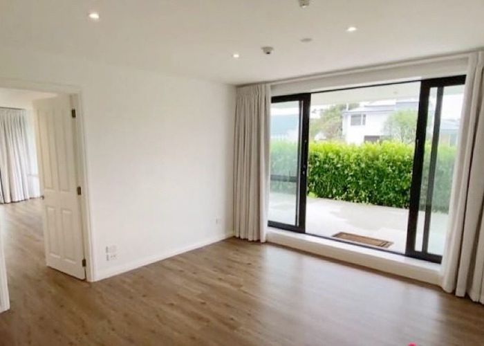  at 2/8 Rugby Road, Birkenhead, North Shore City, Auckland