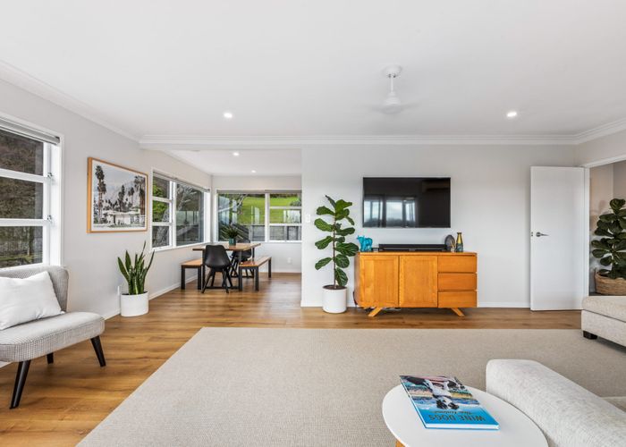  at 1/21 Deuxberry Avenue, Northcote, Auckland