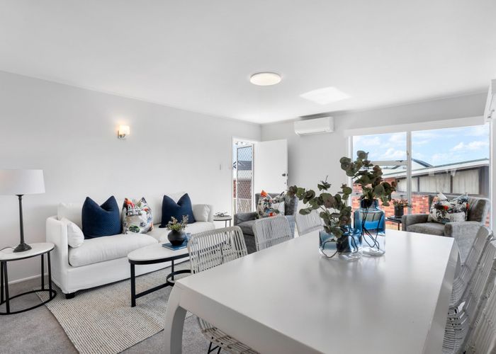  at 2/127 White Swan Road, Mount Roskill, Auckland City, Auckland