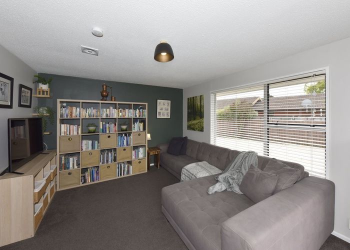  at 2/50 Valecrest Avenue, Parklands, Christchurch City, Canterbury