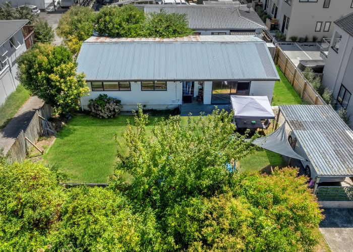  at 40 Woodside Road, Massey, Waitakere City, Auckland