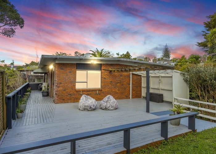  at 2/12 Surville Place, Mairangi Bay, Auckland