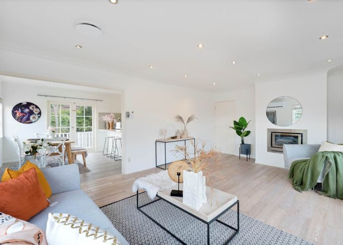  at 16 Munstead Place, Hillcrest, Auckland