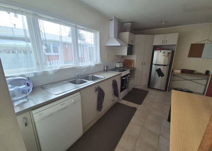  at 17 Regent Street, Silverdale, Hamilton, Waikato