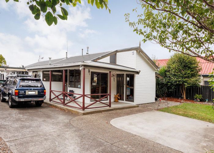  at 182 Amberley Avenue, Highbury, Palmerston North