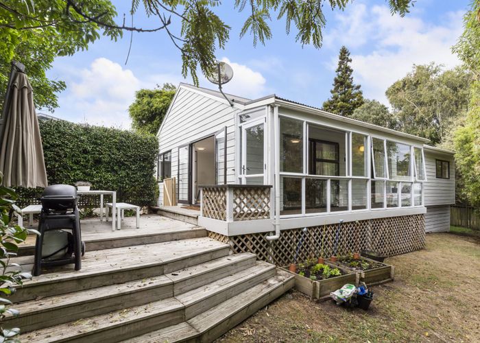  at 1/72 Gloria Avenue, Te Atatu Peninsula, Auckland