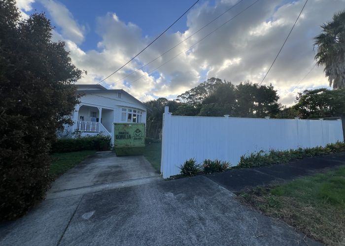  at 30 Niccol ave, Narrow Neck, North Shore City, Auckland