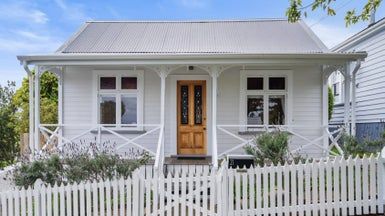  at 21 Kingsland Avenue, Kingsland, Auckland