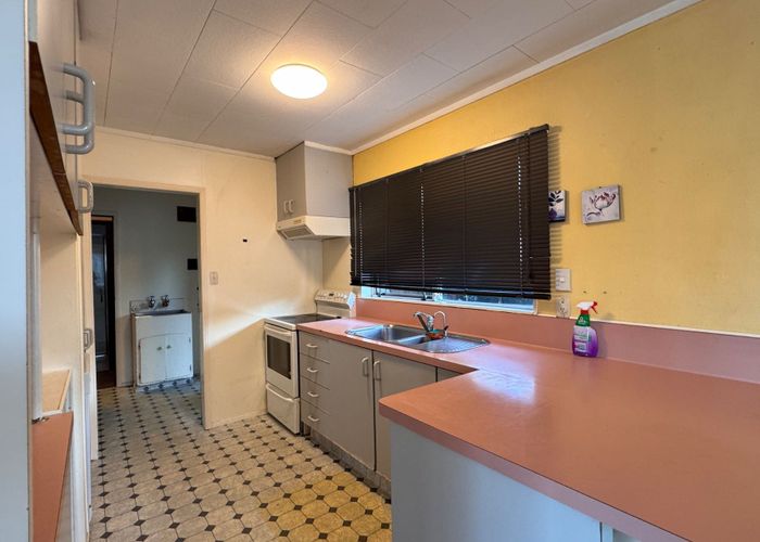  at 6 Yarra Place, Botany Downs, Manukau City, Auckland
