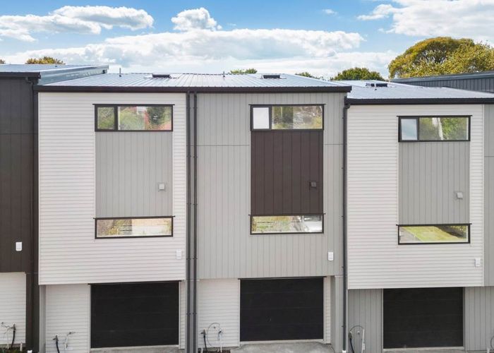  at 10/26 Buscomb Avenue, Henderson, Auckland