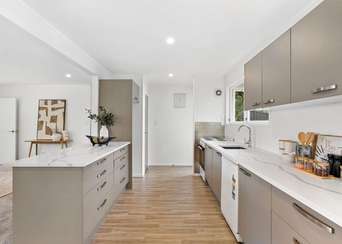  at 51 Cyclarama Crescent, Massey, Waitakere City, Auckland