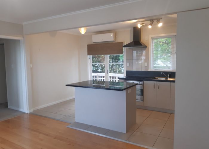  at 2/15 East Coast Road, Milford, North Shore City, Auckland