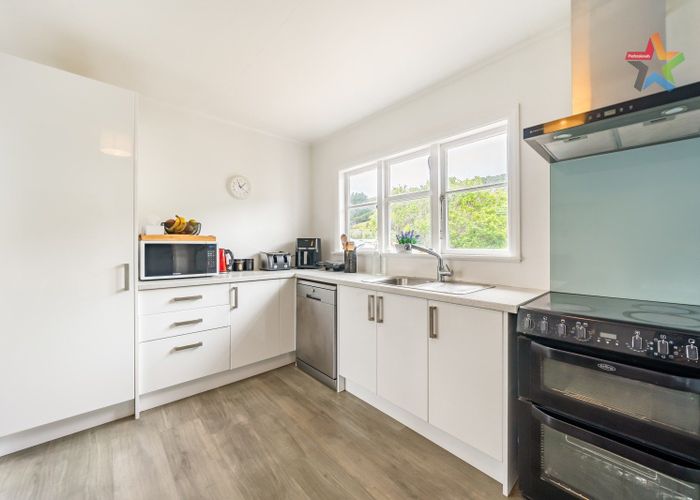  at 35 Lees Grove, Wainuiomata, Lower Hutt, Wellington