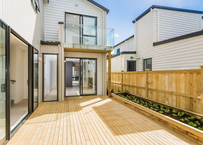  at 7  Pihoihoi Pl, Hobsonville, Waitakere City, Auckland