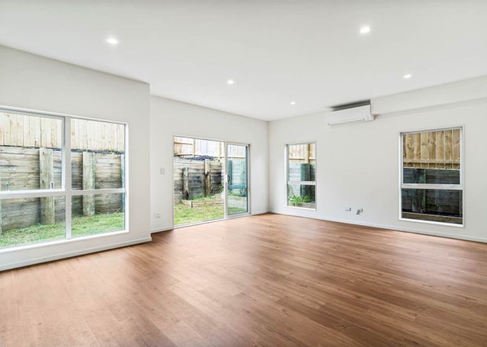  at 1/101 Matakohe Road, Westgate, Waitakere City, Auckland