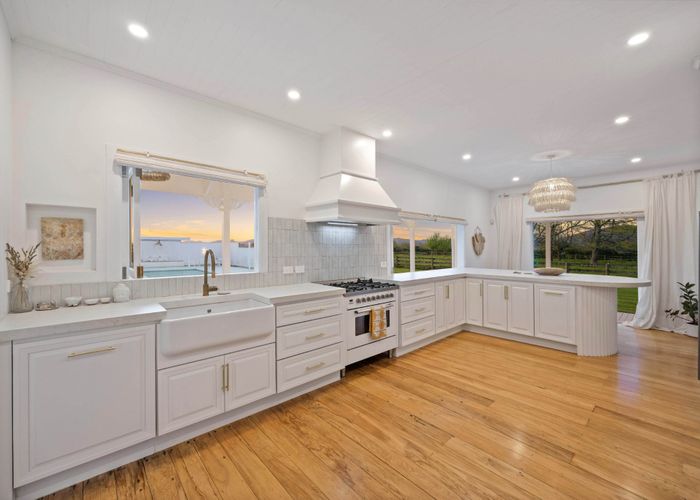  at 161 Monument Road, Clevedon, Clevedon