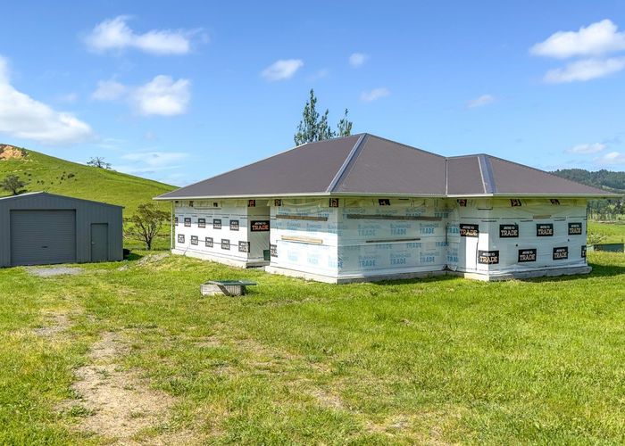  at 128 Dimmock Road, Waitakaruru