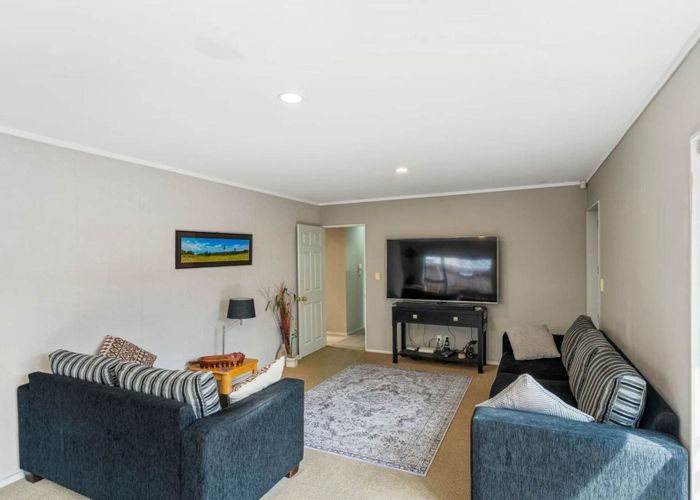  at 1/13 McInnes Road, Weymouth, Auckland