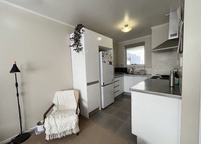  at 2/10 Mayville Avenue, New Lynn, Waitakere City, Auckland