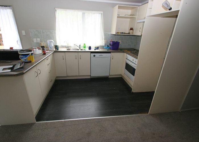  at 8A Garner Place, Glenfield, North Shore City, Auckland