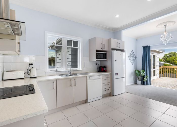  at 11 Craigbank Avenue, New Lynn, Waitakere City, Auckland