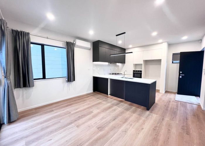  at 2/22 Felton Mathew Avenue, Saint Johns, Auckland City, Auckland