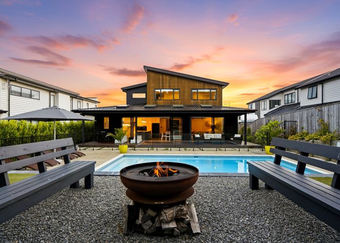  at 19 Headsail Drive, Long Bay, North Shore City, Auckland