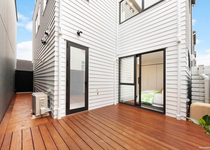  at 4/31 Hill Crescent, New Lynn, Waitakere City, Auckland