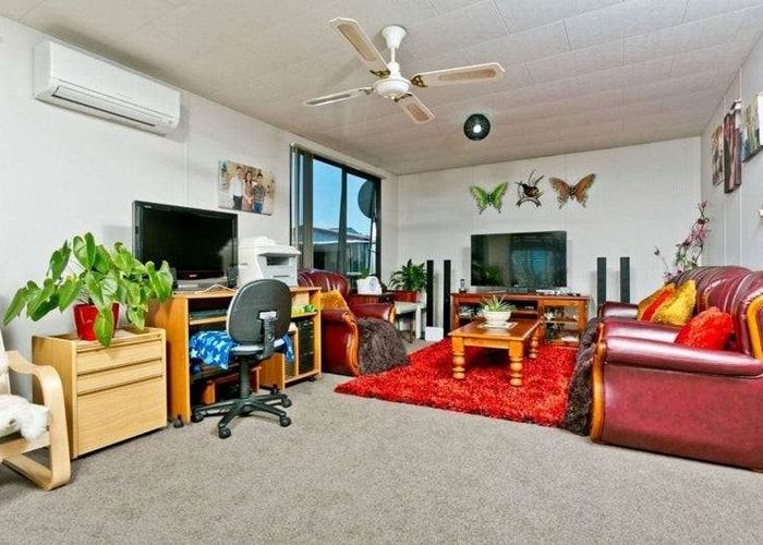  at 1/29 Devonshire Road, Unsworth Heights, North Shore City, Auckland