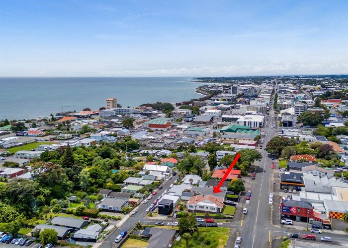  at 230 Devon Street West, New Plymouth