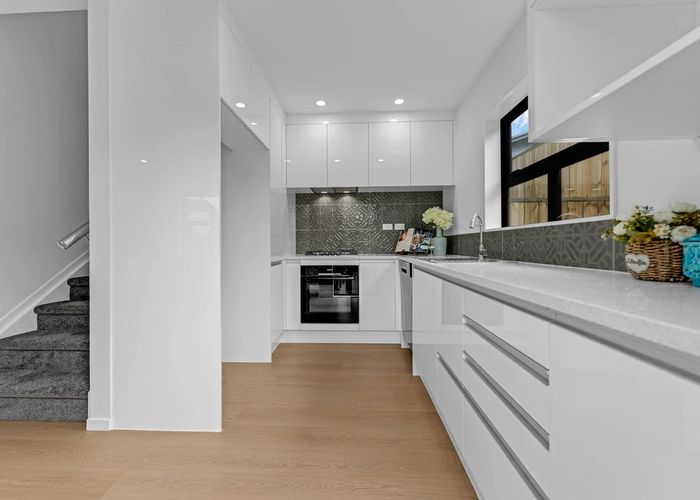  at 1/163 Bradbury road, Botany Downs, Manukau City, Auckland
