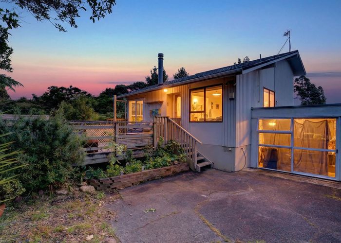  at 2/39 Brunton Place, Glenfield, North Shore City, Auckland