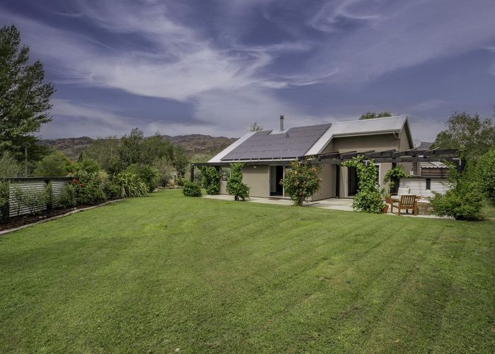  at 5 Ferry Lane, Mount Pisa