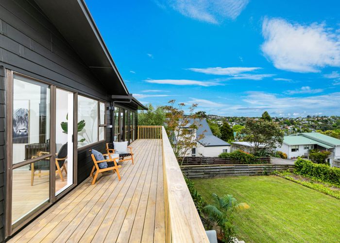  at 19 Holt Avenue, Torbay, Auckland