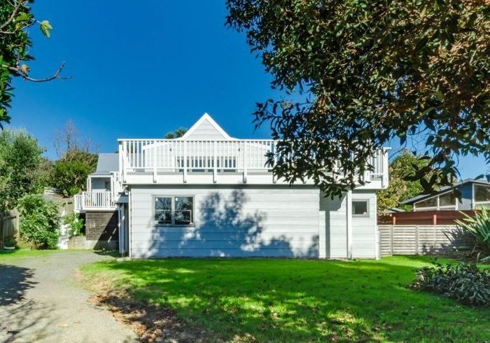  at 11 Hicks Crescent, Waikanae Beach, Waikanae