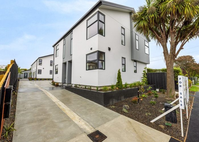  at 2/106 Wildberry Street, Woolston, Christchurch City, Canterbury