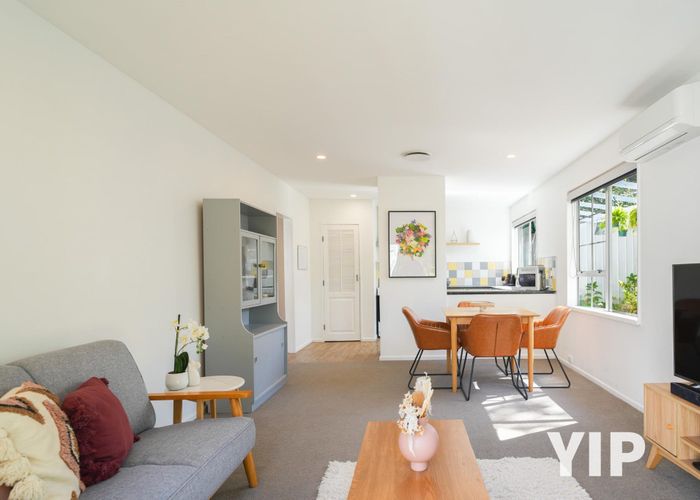  at 2/38 Salford Street, Newlands, Wellington