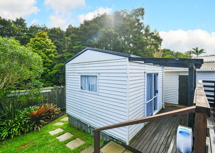  at 18 Walpole Avenue, Hillpark, Auckland