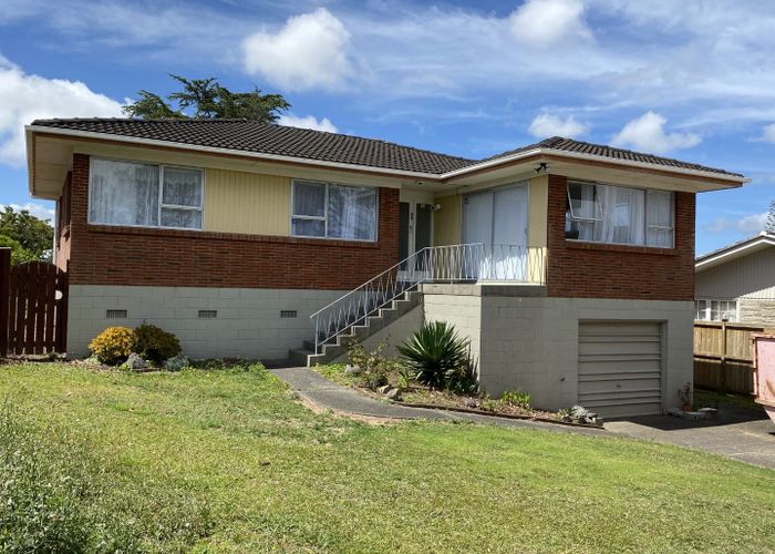  at 72 Botany Road, Botany Downs, Manukau City, Auckland