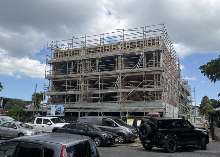  at 4/8 Walmer Road, Point Chevalier, Auckland City, Auckland