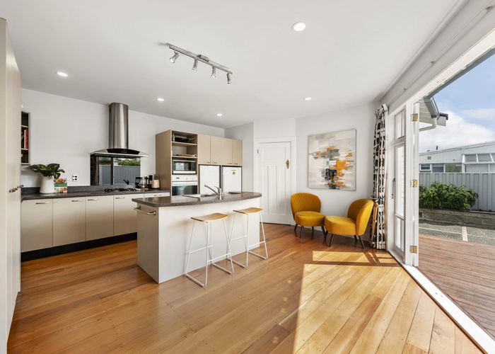  at 21 Argentine Avenue, Miramar, Wellington