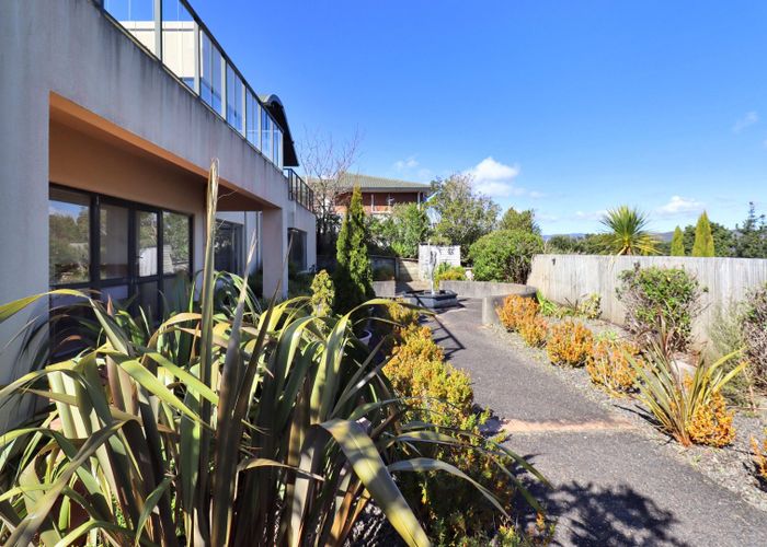  at 122 Viewmont Drive, Harbour View, Lower Hutt, Wellington