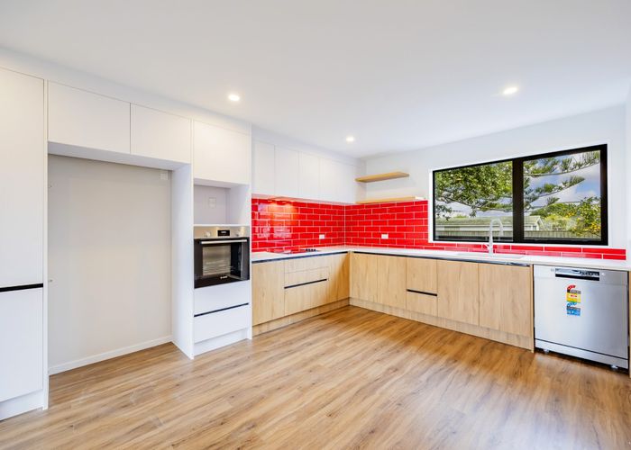  at 4/21 Peachgrove Road, Te Atatu Peninsula, Waitakere City, Auckland