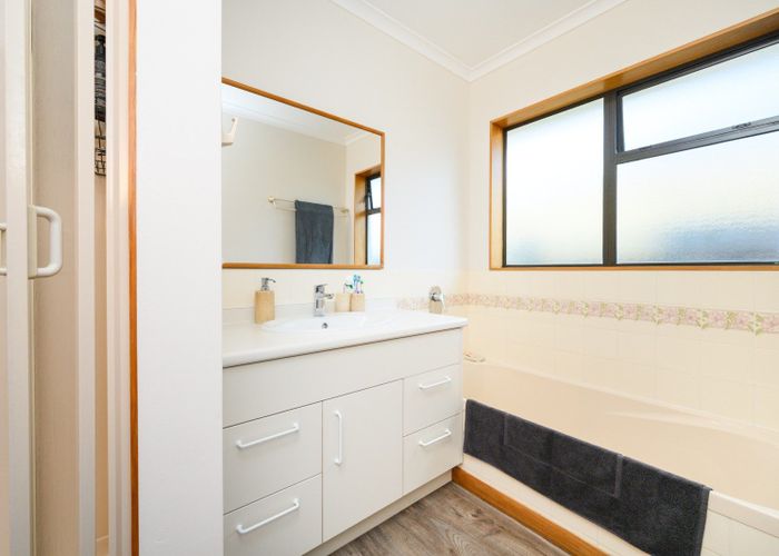  at 1 Rose Place, Awapuni, Palmerston North