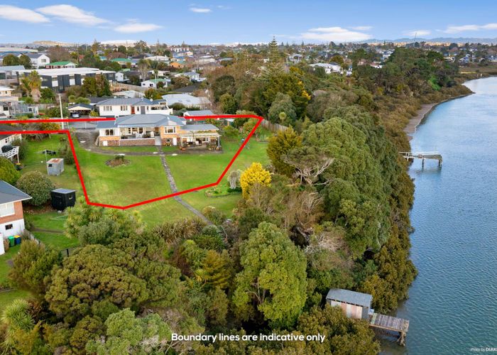  at 22 Murray Road, Te Atatu Peninsula, Auckland