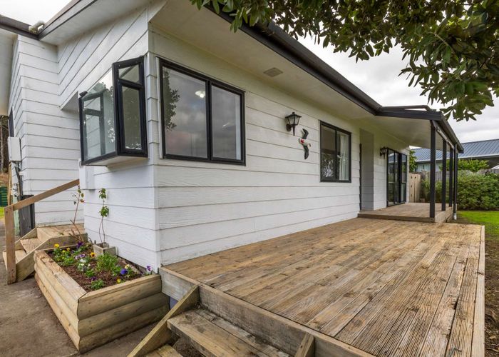  at 9 Cousins Avenue East, Foxton Beach, Horowhenua, Manawatu / Whanganui