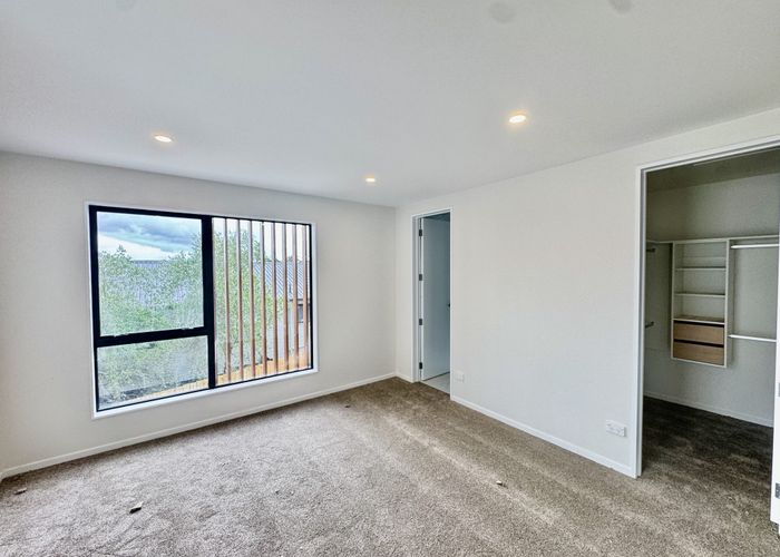  at 5 Raphael Place, West Harbour, Waitakere City, Auckland